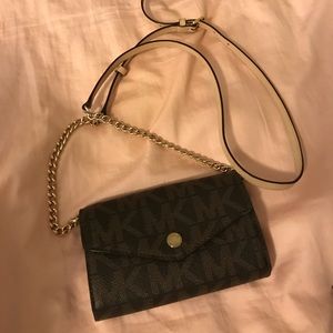Cross body purse